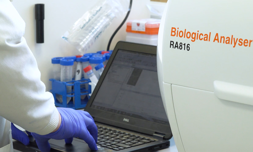RA816 Biological Raman analyser